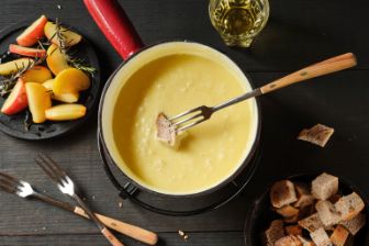 group-emmi-kaltbach-recipe-photo-cidre-fondue