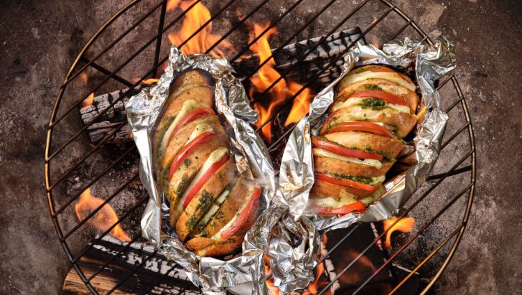 group-emmi-kaltbach-recipe-photo-tomaten-pesto-baguette