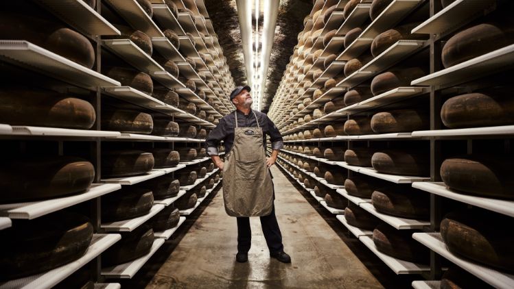 group-ekb-cave-v8-3640x2560-10-09-2019