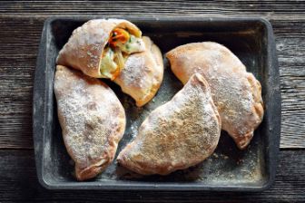 group-emmi-kaltbach-recipe-photo-calzone