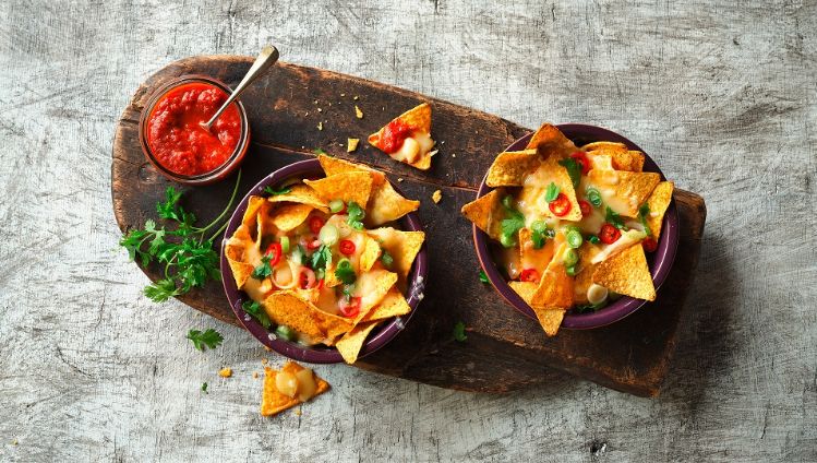 nachos mit wuerziger tomaten salsa